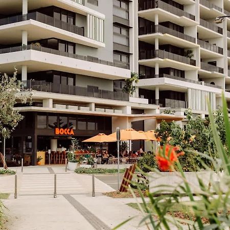 Appartement Azzure Bliss At Bokarina Beach à Kawana Waters Extérieur photo